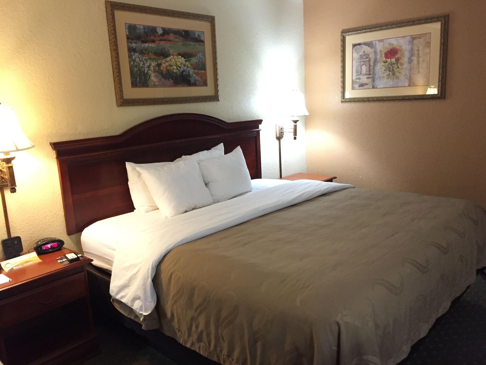 Econo Lodge Inn & Suites Eagle Pass Ngoại thất bức ảnh