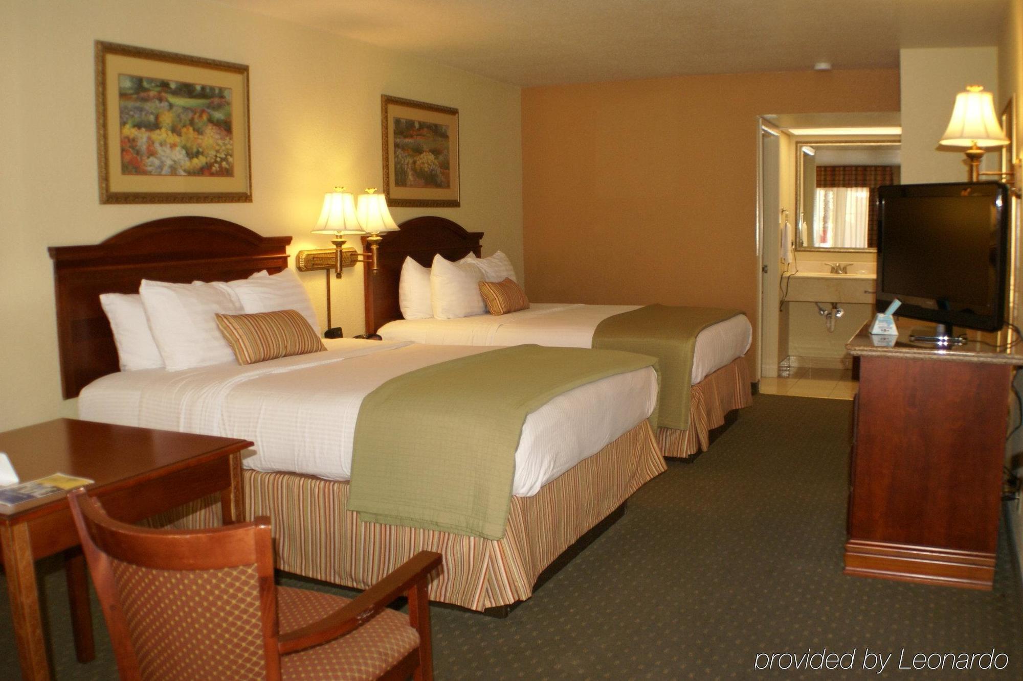 Econo Lodge Inn & Suites Eagle Pass Ngoại thất bức ảnh