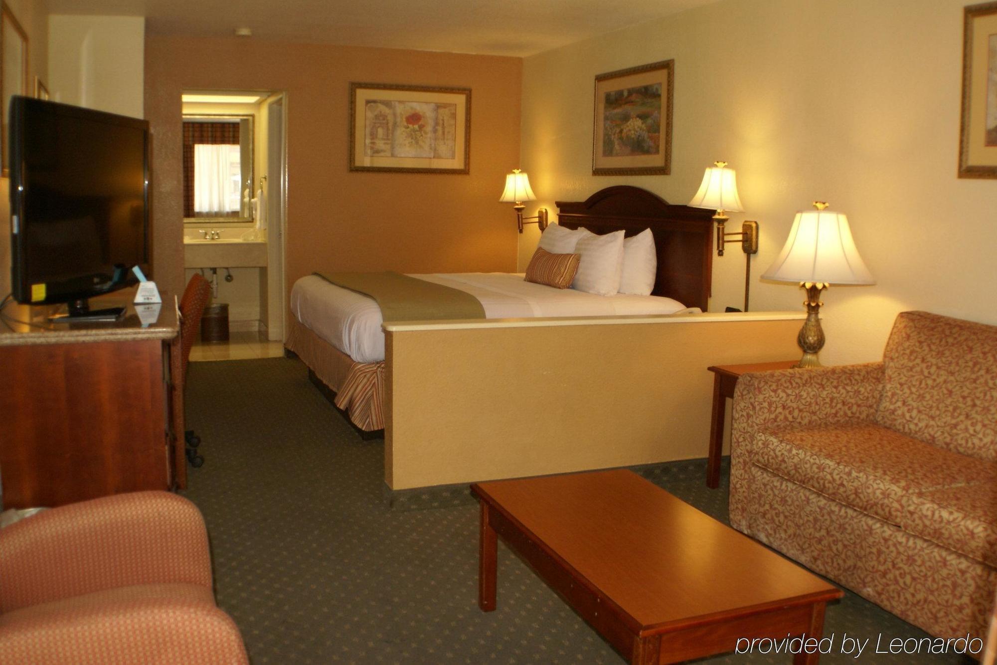 Econo Lodge Inn & Suites Eagle Pass Ngoại thất bức ảnh