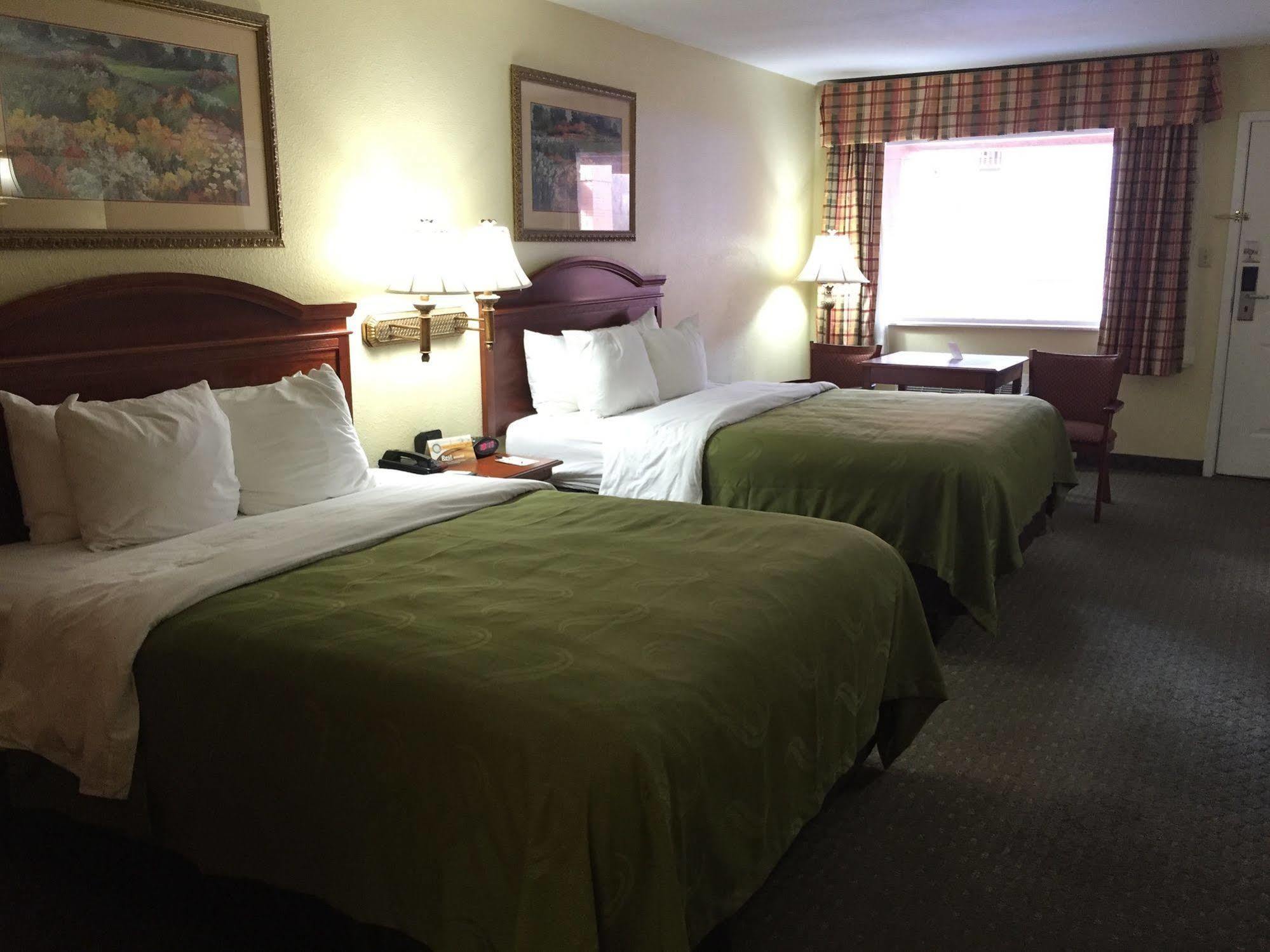 Econo Lodge Inn & Suites Eagle Pass Ngoại thất bức ảnh