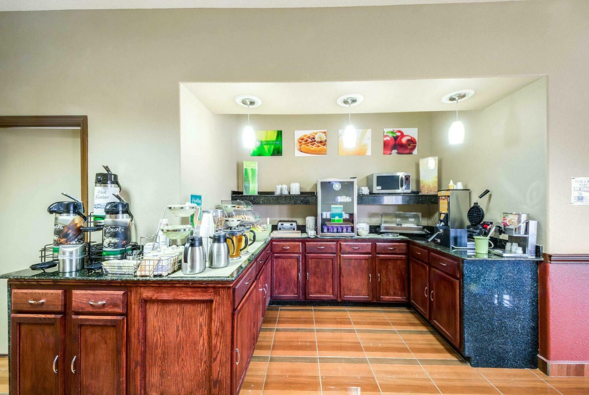 Econo Lodge Inn & Suites Eagle Pass Ngoại thất bức ảnh